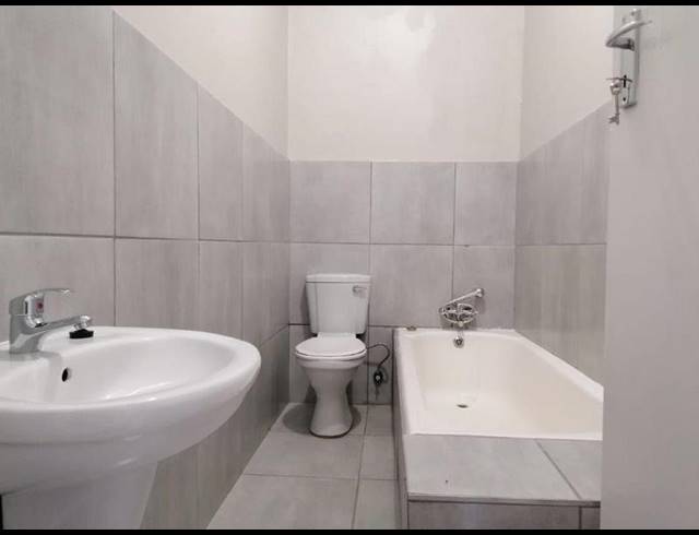 6 BEDROOM HOUSE FOR SALE IN CAPITAL PARK